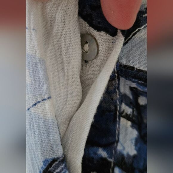 H&m Floral Blue and White Women's Top - Picture 8 of 8